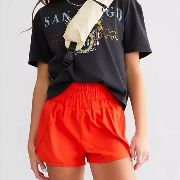 Buckle New in Shortie Shorts Active Stretch Tomato Medium - Picture 5 of 6